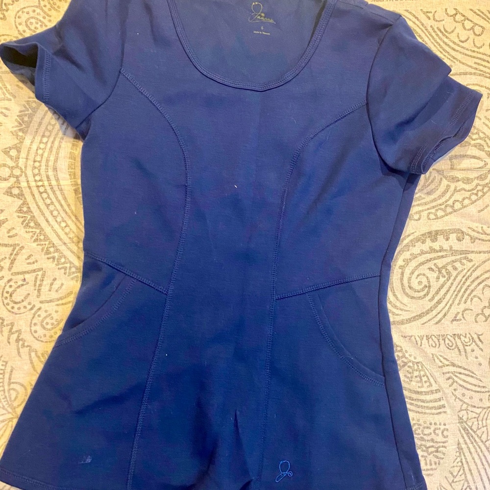 Jaanuu scrub top